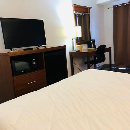 Travelodge by Wyndham Welland Eksteriør billede
