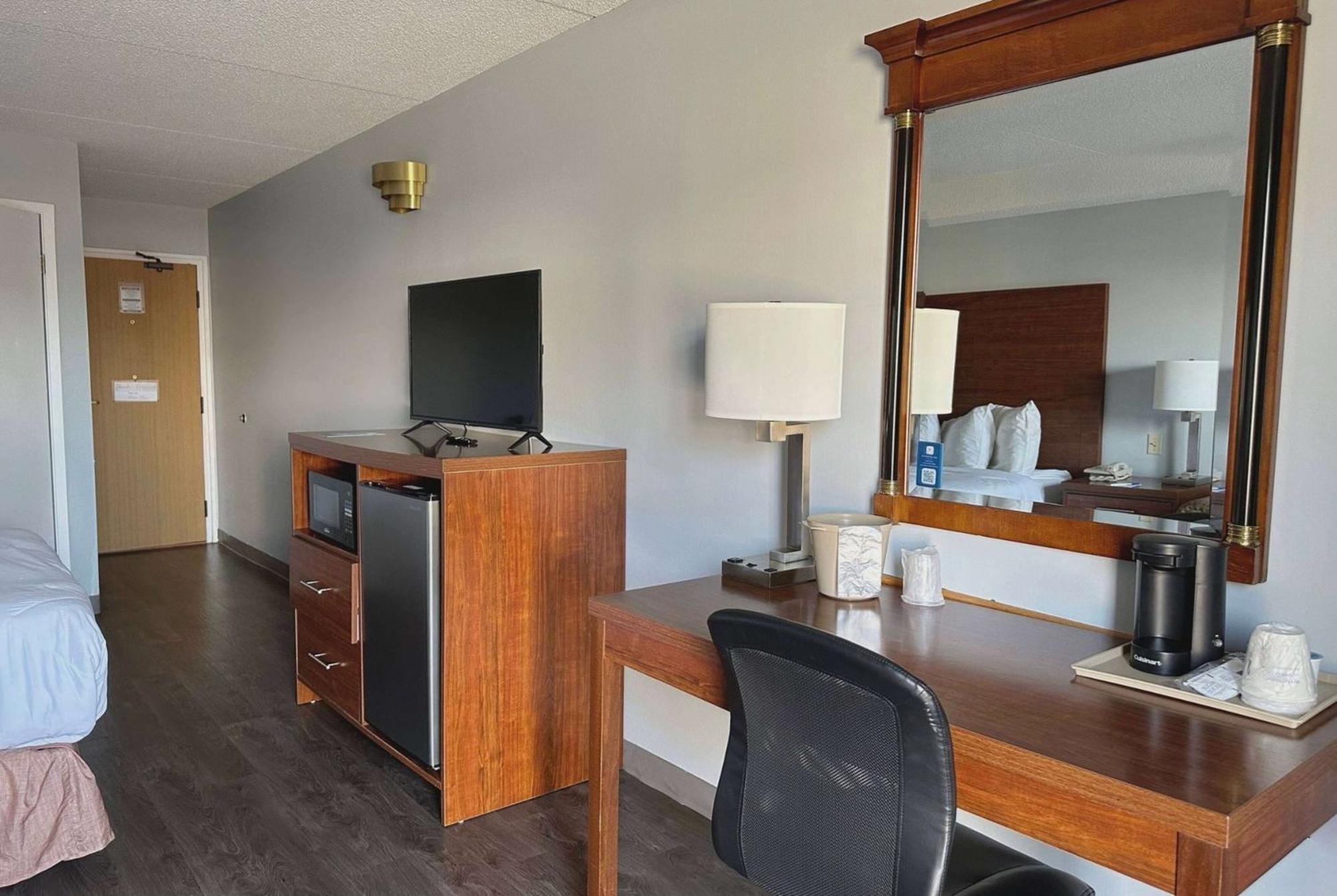 Travelodge by Wyndham Welland Eksteriør billede