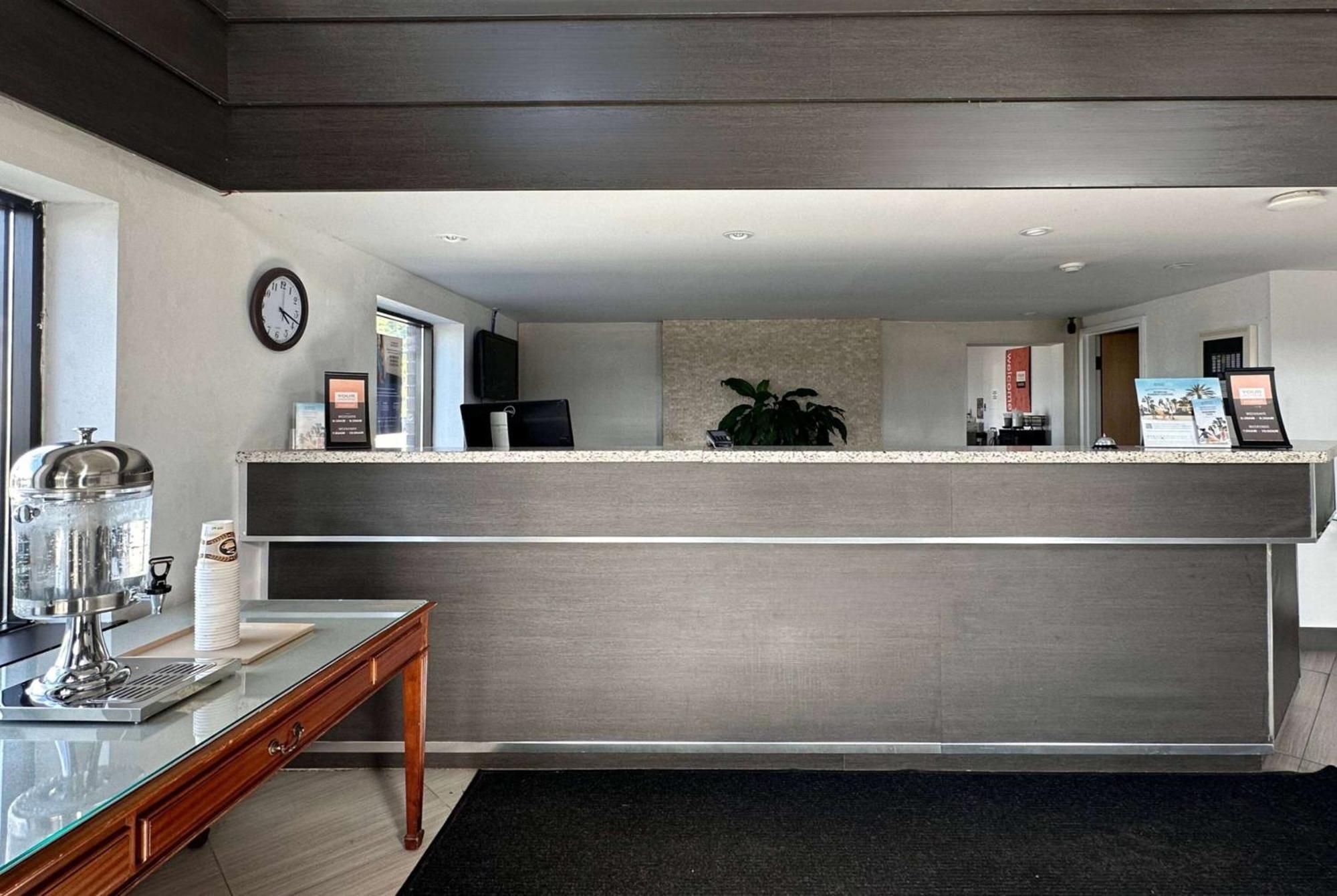 Travelodge by Wyndham Welland Eksteriør billede