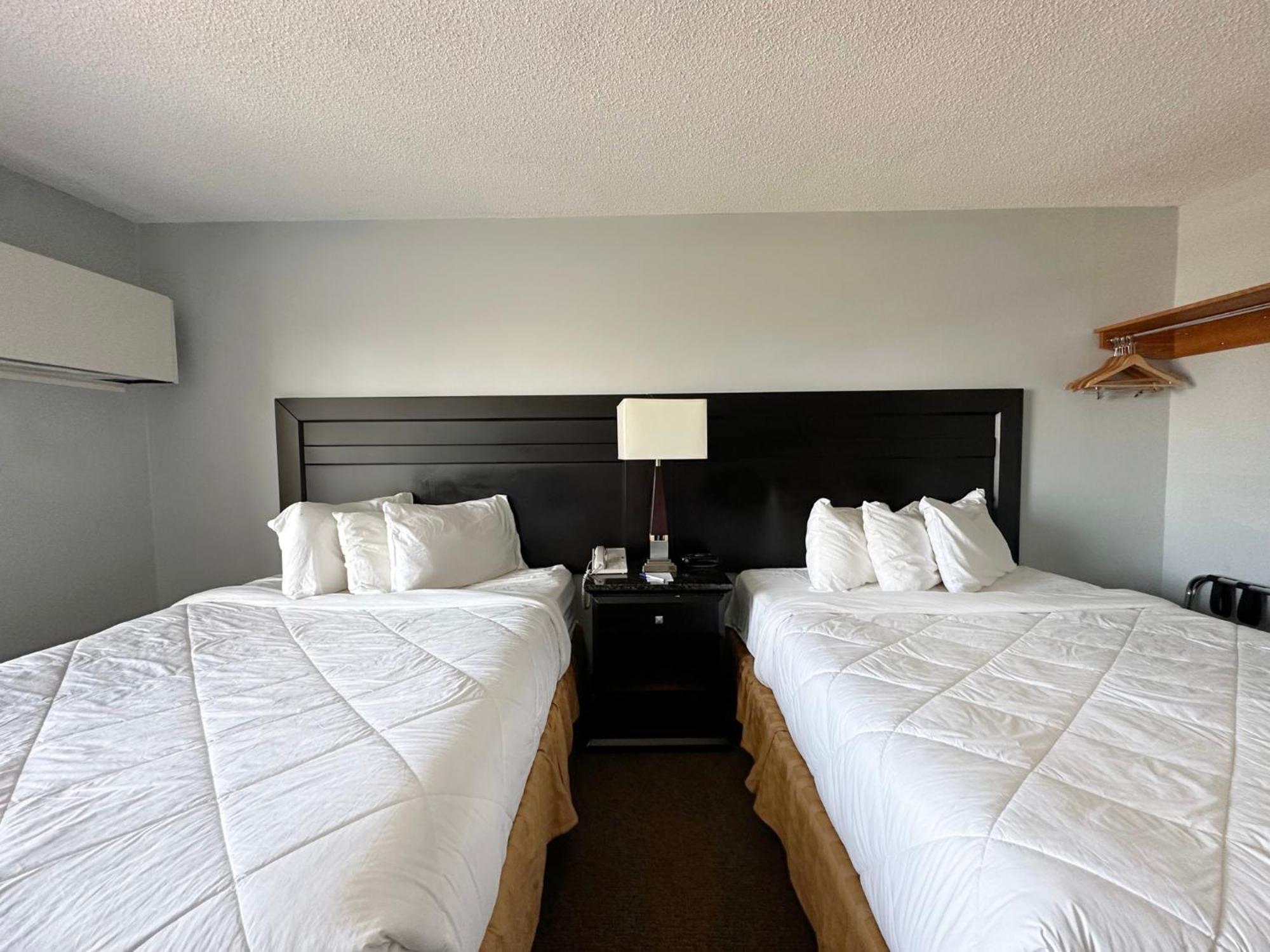 Travelodge by Wyndham Welland Eksteriør billede