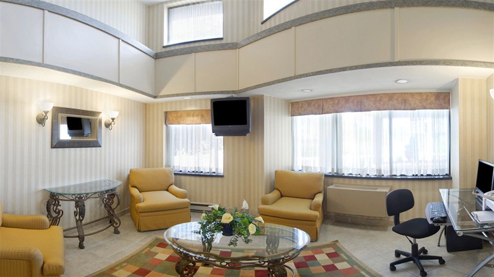 Travelodge by Wyndham Welland Eksteriør billede